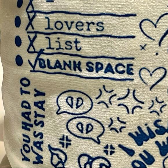 New Taylor Swift 1989 pillows: set of 2 - Picture 4 of 14